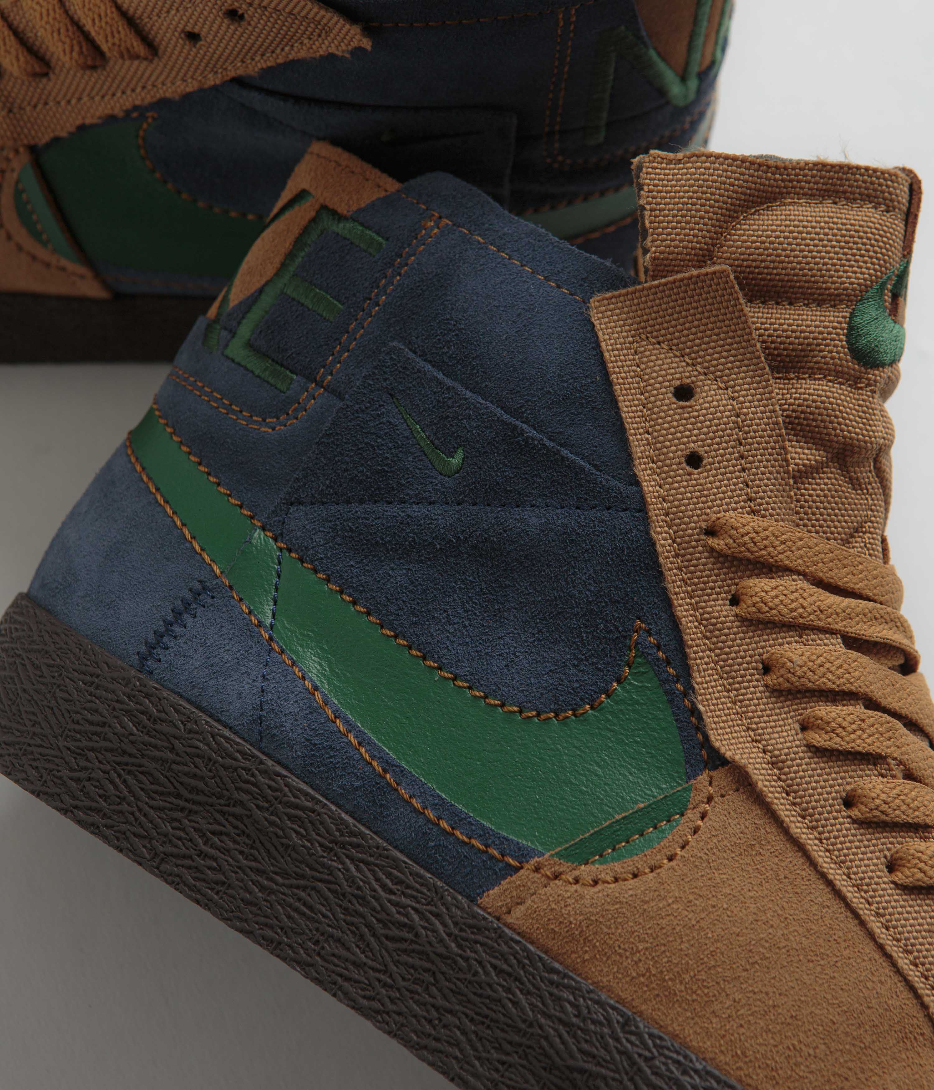 Nike SB Blazer Mid Premium Shoes - Legend Dark Brown / Fir - Obsidian