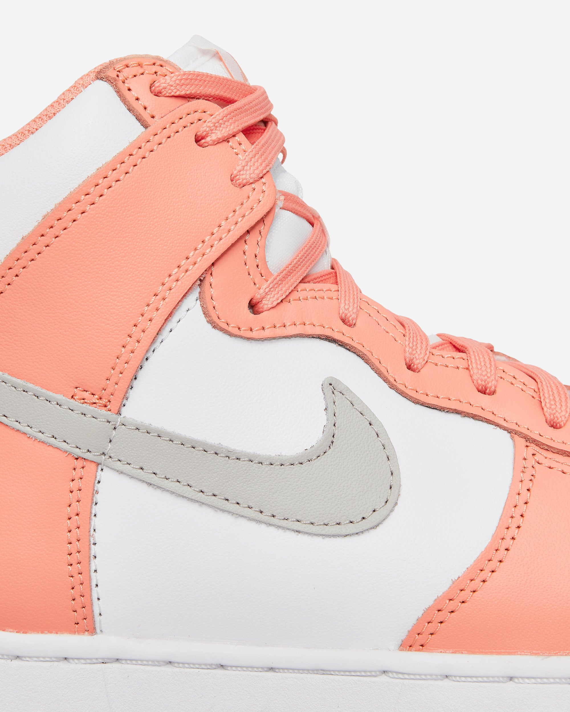 WMNS Dunk High Sneakers Salmon