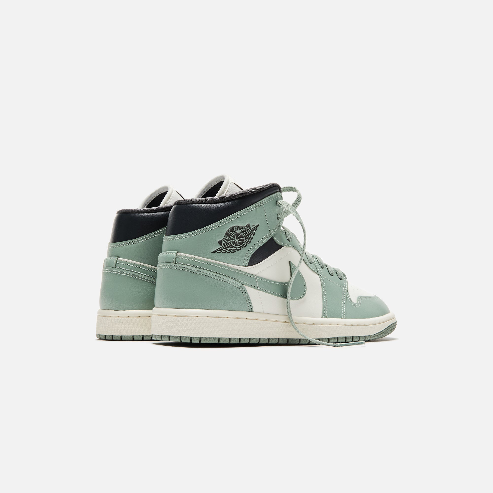 Nike WMNS Air Jordan 1 Mid - Sail / Jade Smoke / Anthracite