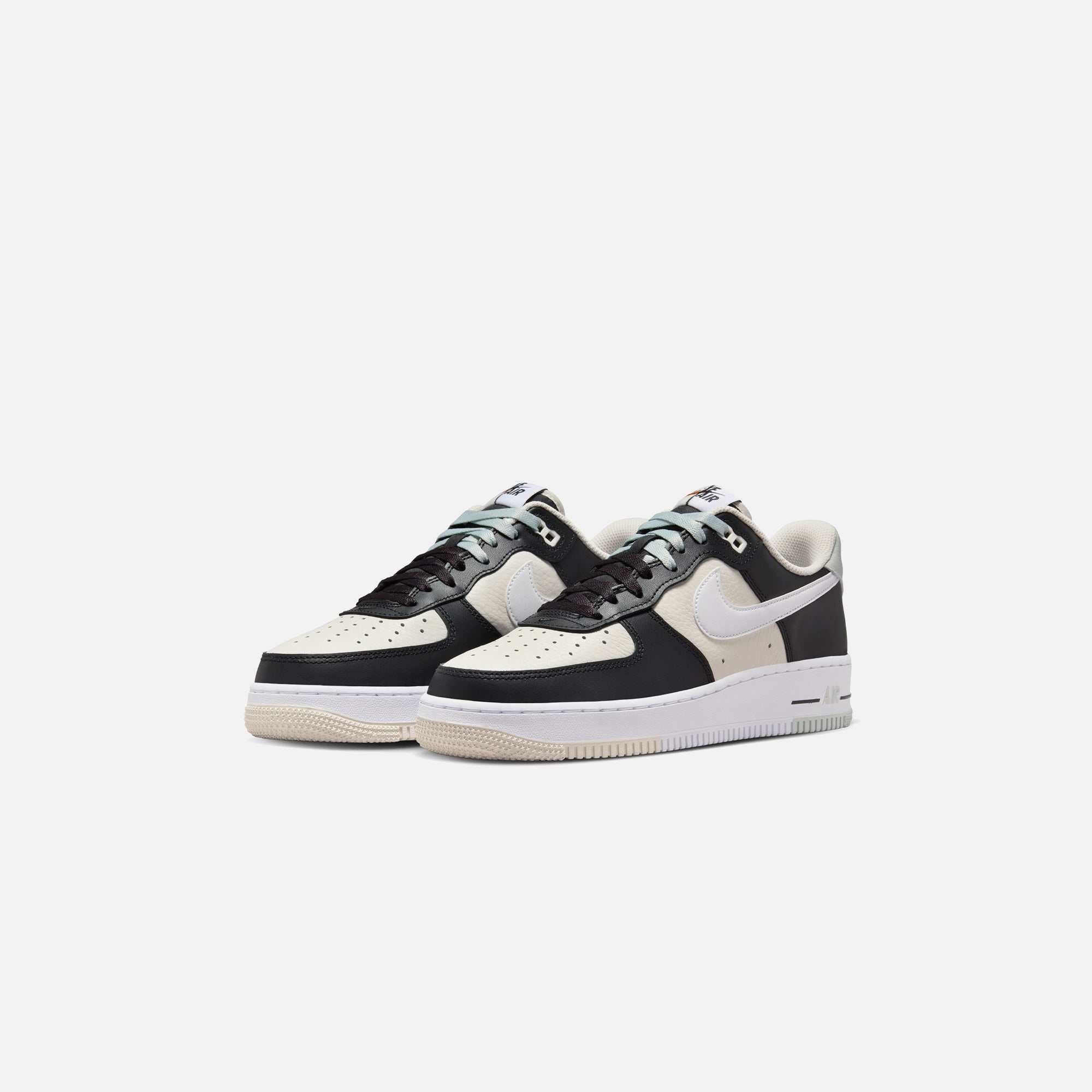 Nike Air Force 1 '07 LV8 - Black / Light Silver / Phantom