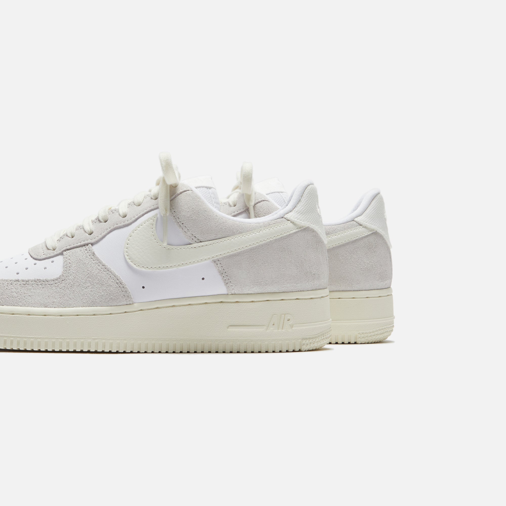 Nike Air Force 1 LV8 - White / Sail / Platinum Tint