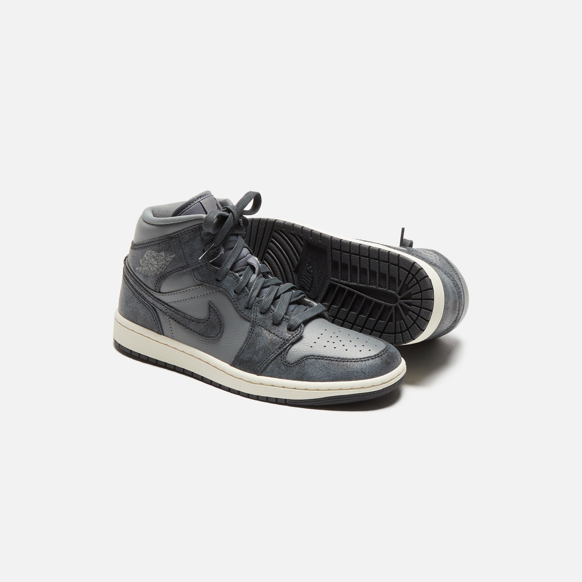 Nike WMNS Air Jordan 1 Mid SE - Smoke Grey / Off Noir / Sail