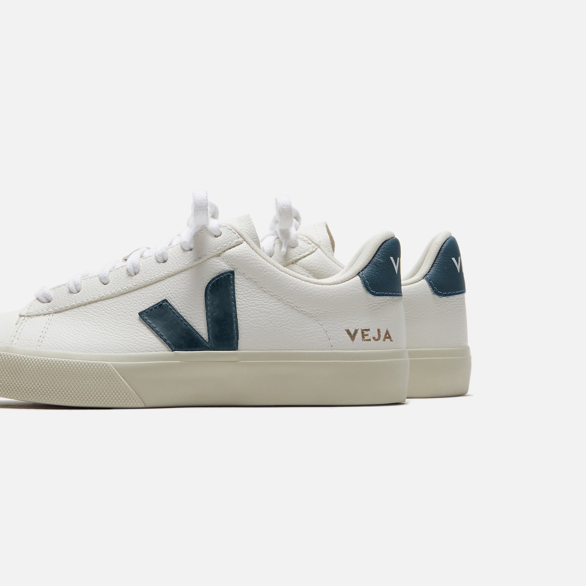 Veja Campo - Extra White / California