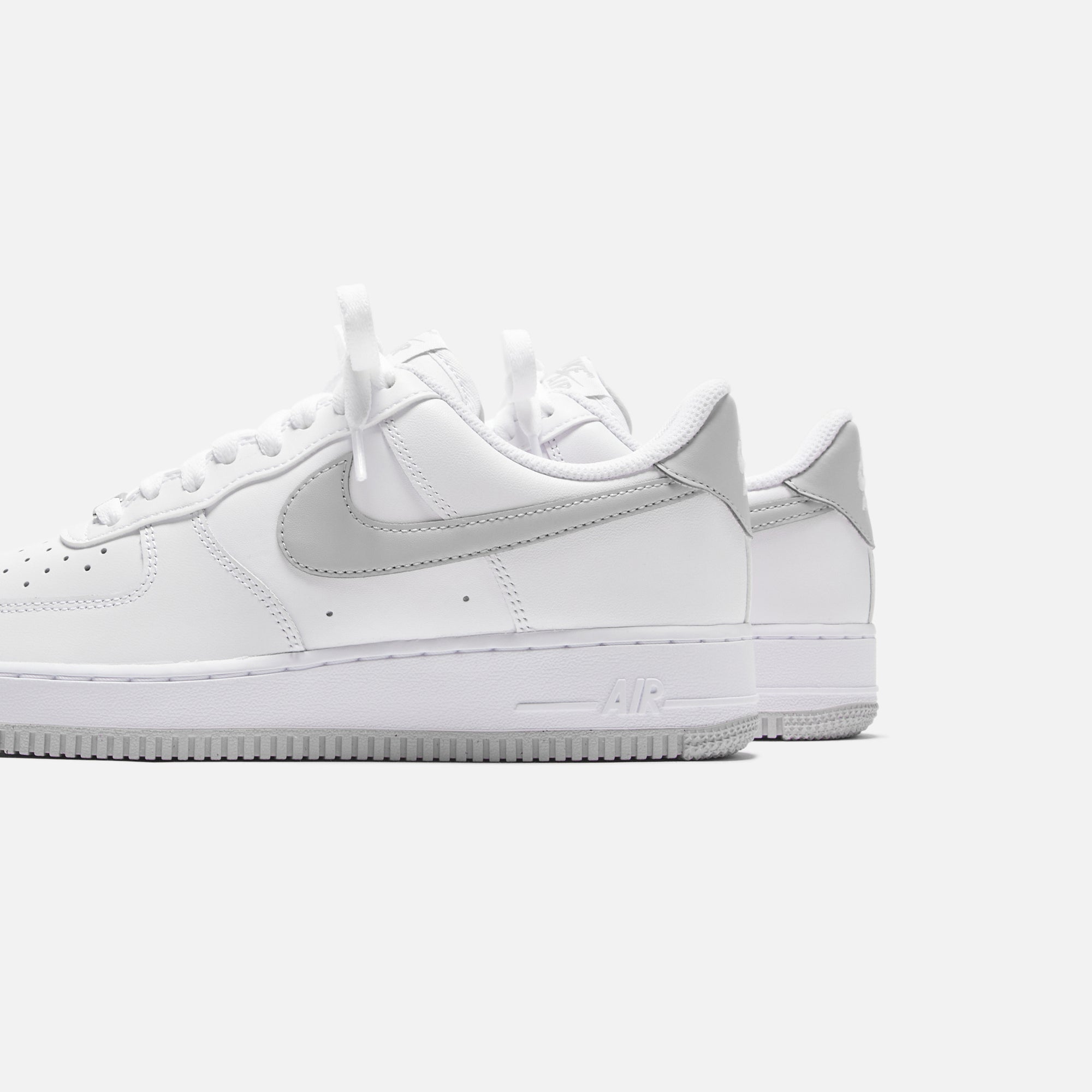 Air Force 1 '07 Low - White / Light Smoke Grey / White