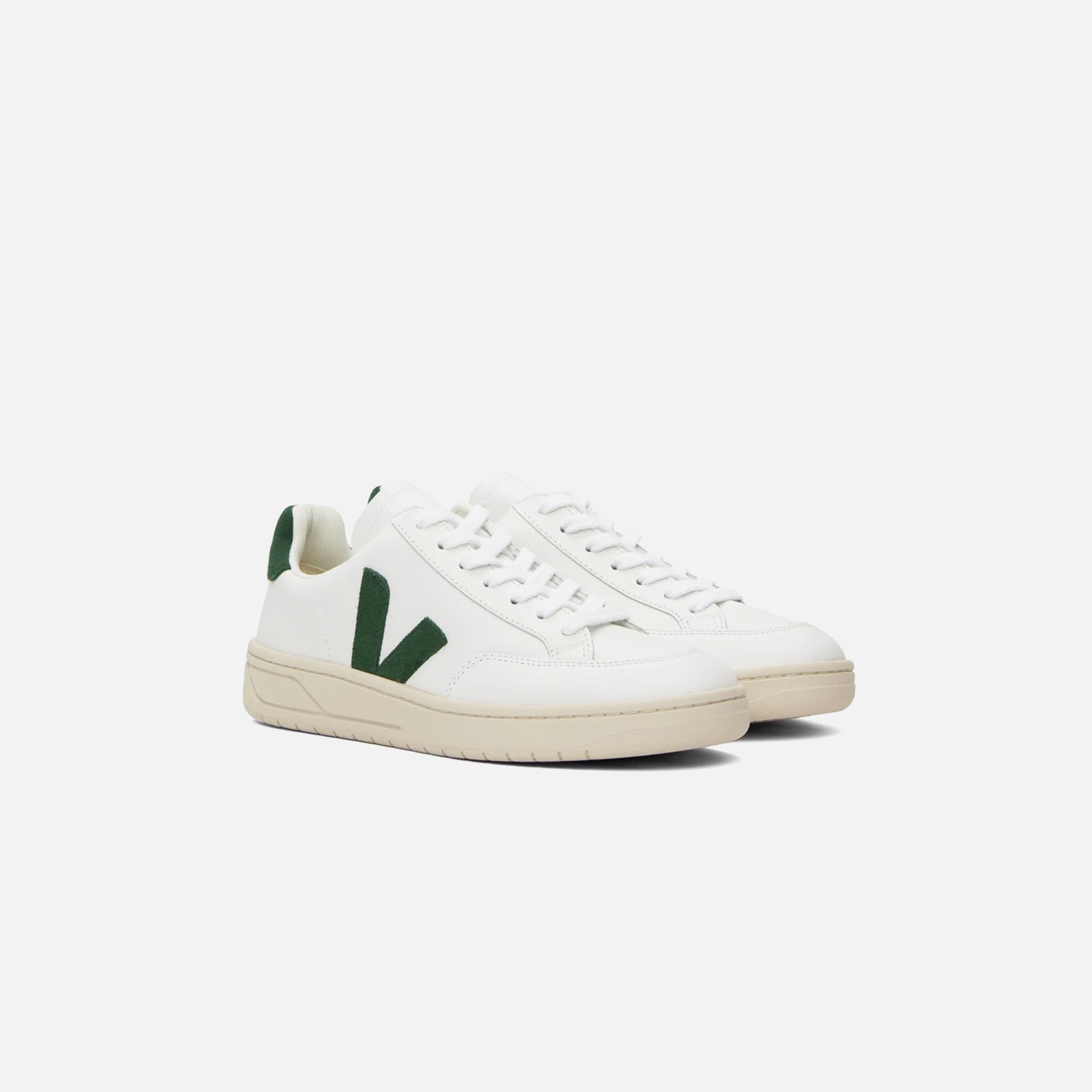 Veja V-12 - Extra White / Cyprus