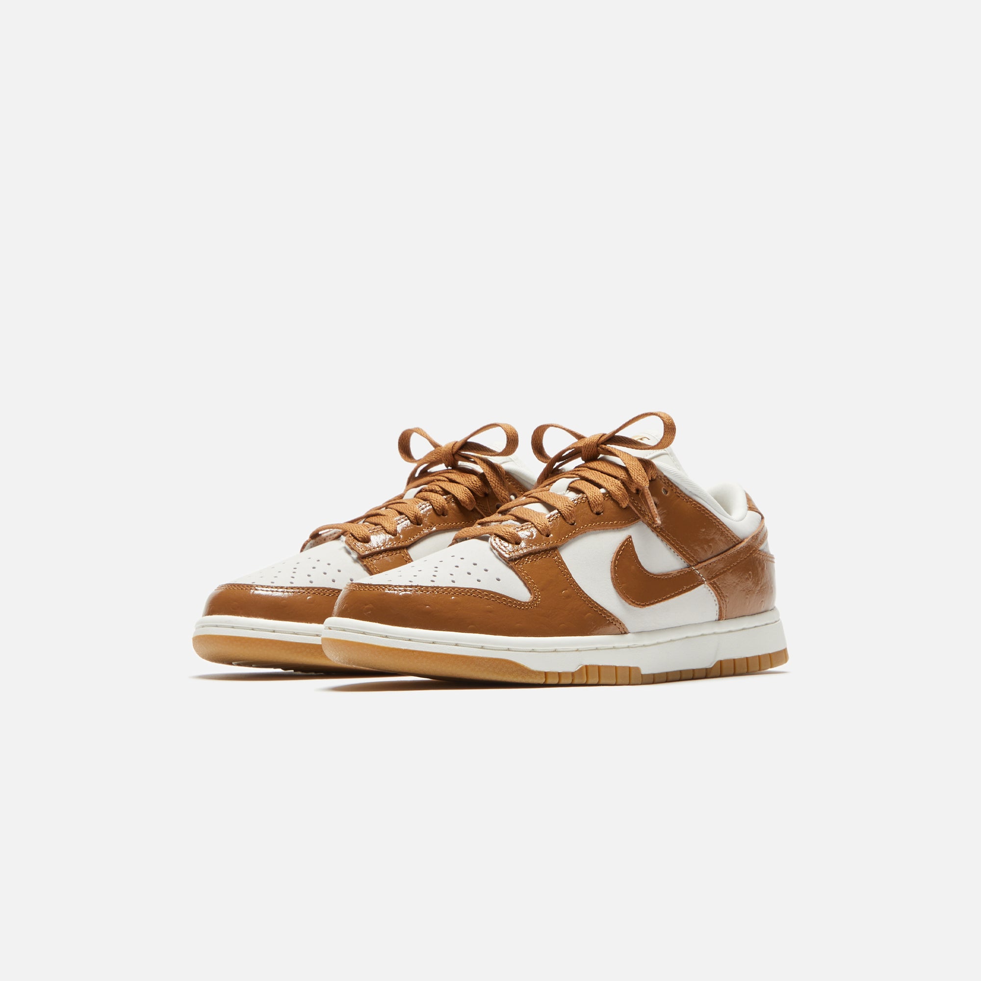 Nike WMNS Dunk Low LX - Phantom / Ale Brown / Sail / Metallic Gold