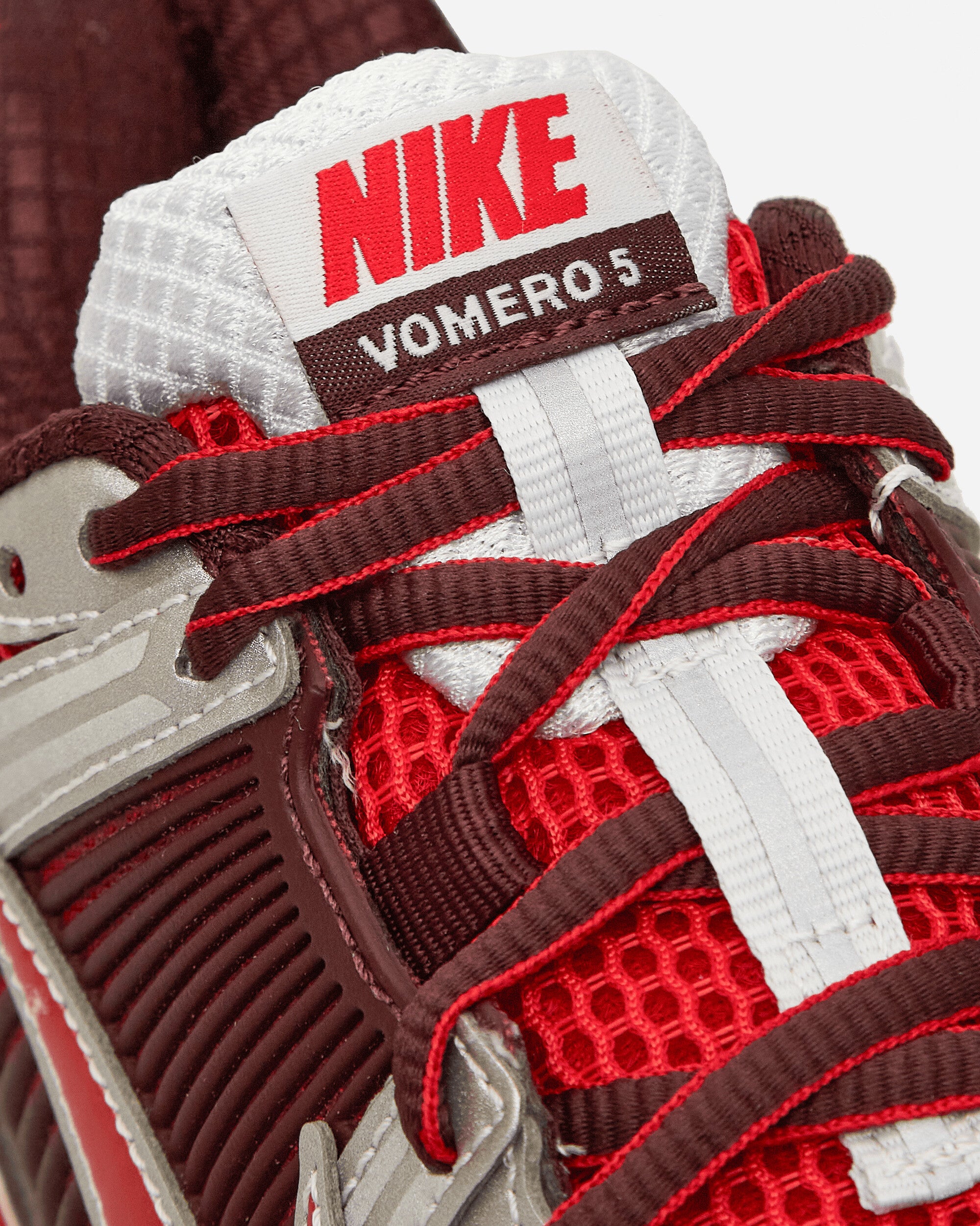 WMNS Zoom Vomero 5 Sneakers Mystic Red / Platinum