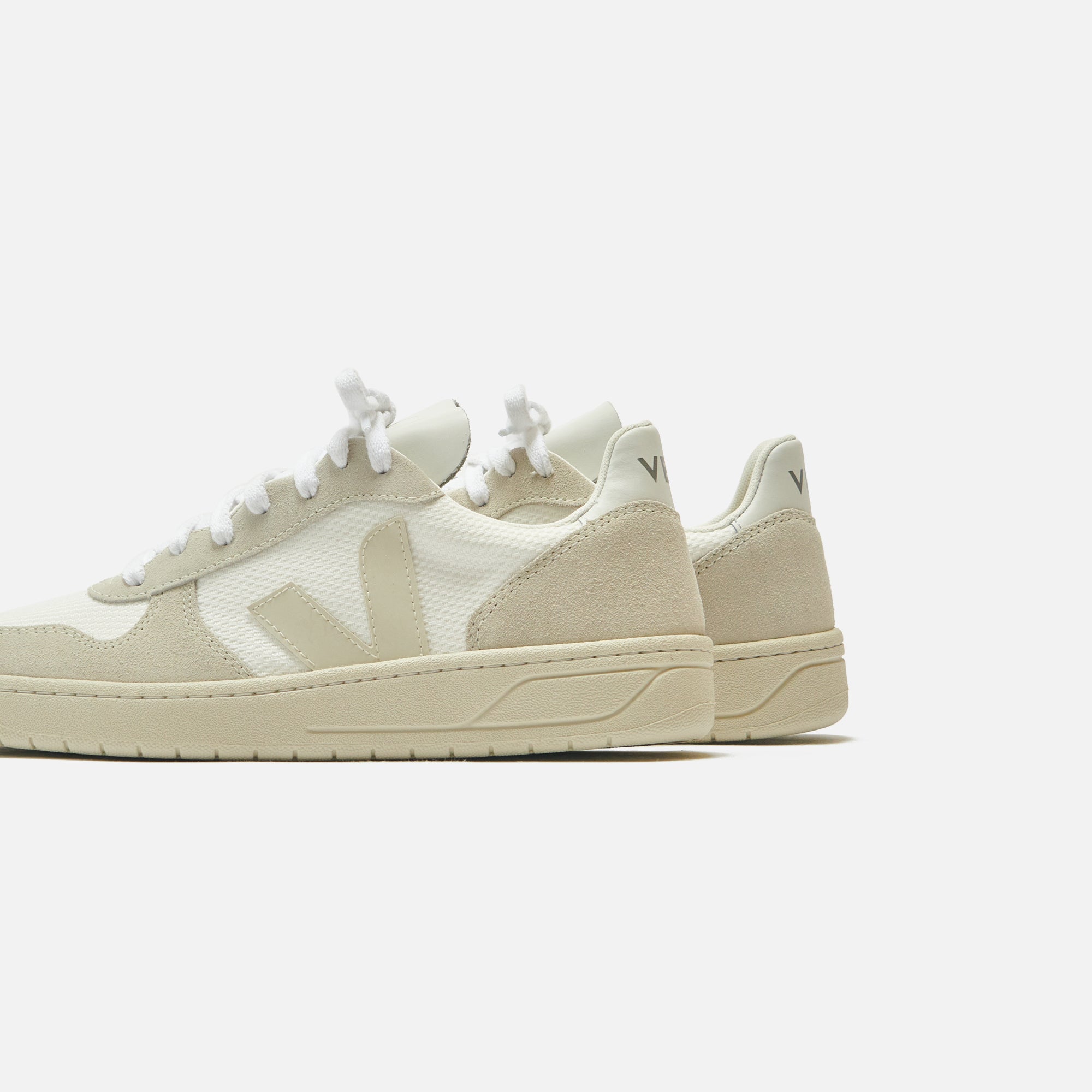 Veja V-10 - White / Natural